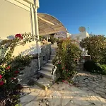 Bella Vista - Near The And Airport Villa