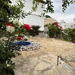 Bella Vista - Near The And Airport Villa
