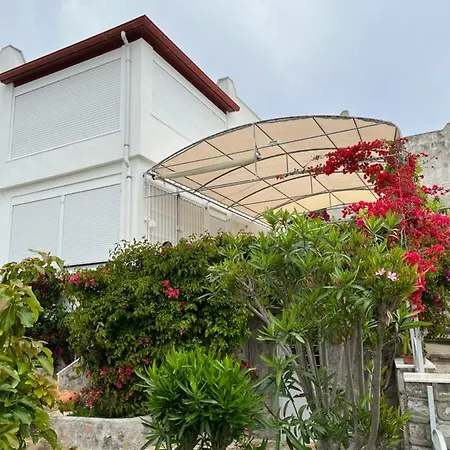 Bella Vista - Near The And Airport Villa *