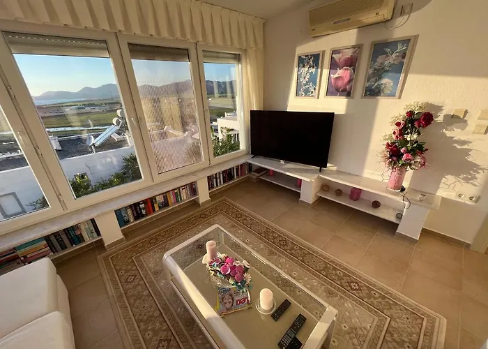 Bella Vista - Near The And Airport Villa