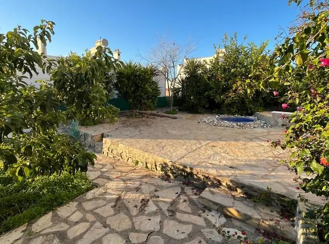 Bella Vista - Near The And Airport Villa *