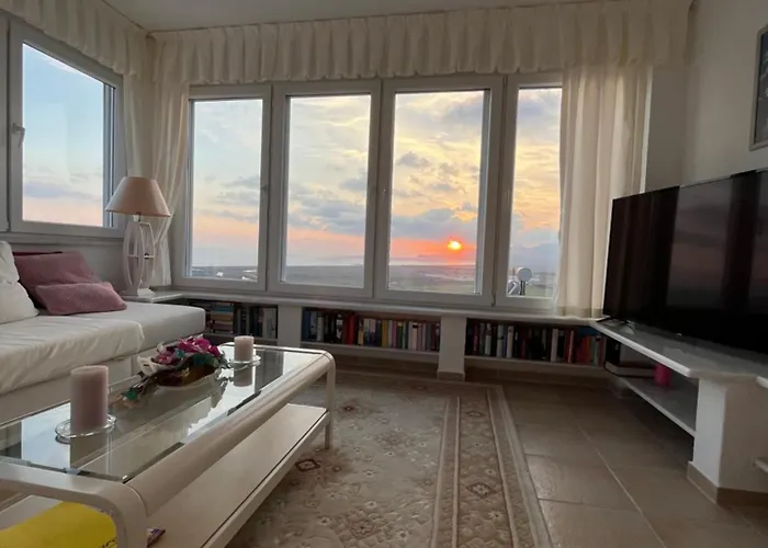 Bella Vista - Near The And Airport *